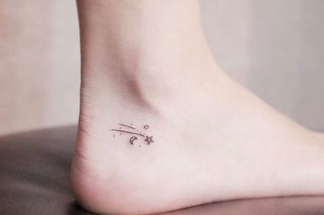 Tatuaż na stopie dla kobiet – subtelne wzory. Jaki wzór jest najlepszy na stopy?