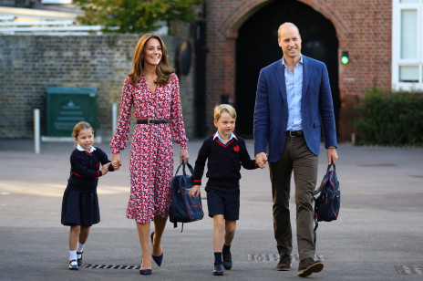 Książę George ma już 8 lat. Rodzina królewska pokazała najbardziej aktualne zdjęcie chłopca – wygląda identycznie jak książę William
