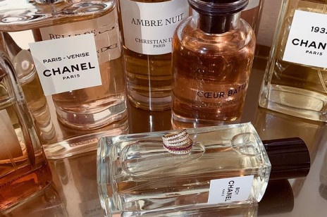 Tańsze odpowiedniki drogich perfum? Te 3 zapachy to dowód na to, że nie trzeba wydawać majątku, by pachnieć jak milion dolarów