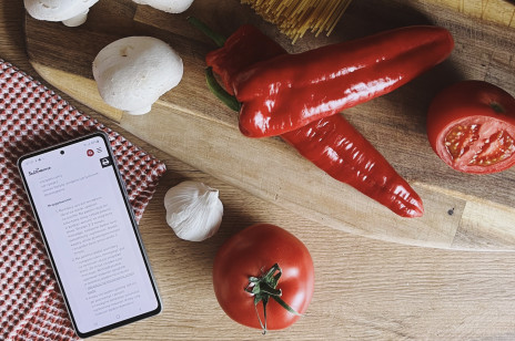 Co wspólnego ma smartfon z jedzeniem i dlaczego stał się nieodłącznym elementem gotowania i najlepszą książką kucharską XXI wieku