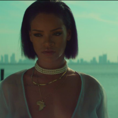 GIF-y: Rihanna w teledysku do "Needed Me" / youtube