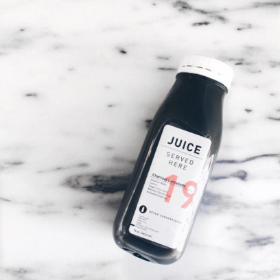 Czarna lemoniada jest hitem na Instagramie. Dlaczego warto jej spróbować?