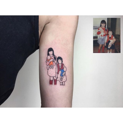 Tatuaże inspirowane zdjęciami z dzieciństwa