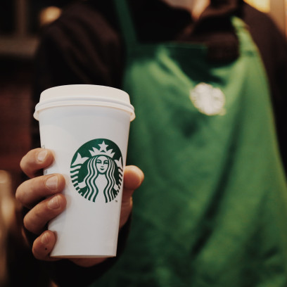 Wiemy, jaką kawę Polacy najcześciej zamawiają w Starbucksie!