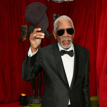 Morgan Freeman nosi rękawiczkę tylko na lewej ręce!