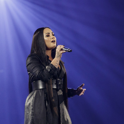Fani Demi Lovato zaśpiewali jej piosenkę „Sober” w miejscu odwołanego koncertu