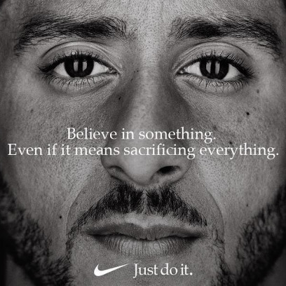 Futbolista Colin Kaepernick został twarzą nowej kampanii Nike i wywołał burzę. Fani niszczą projekty marki!