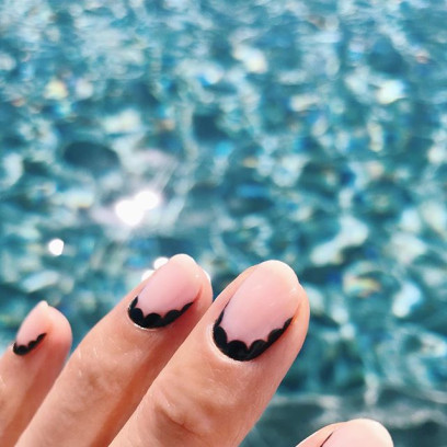 Modnych paznokci postanowiłyśmy poszukać na Instagramie. Sprawdźcie, jakie kolory, wzorki i zdobienia królują w mediach społecznościowych?