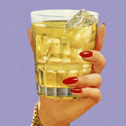 Badania dowodzą, że wykształcone kobiety piją więcej i częściej sięgają po alkohol