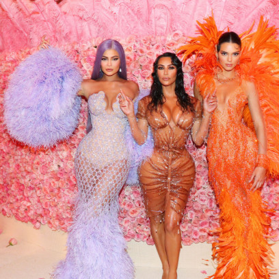 Siostry Kardashian-Jenner wyprzedają swoje szafy! Co, gdzie i kiedy będzie można kupić?