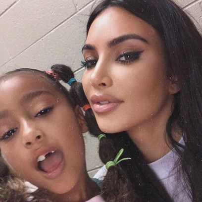 Kim Kardashian wkleiła North West do świątecznego zdjęcia! Dlaczego celebrytka użyła Photoshopa?