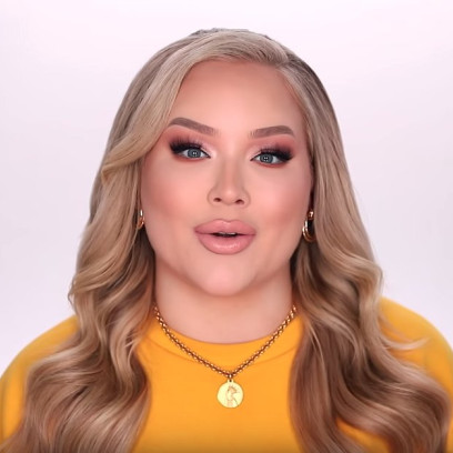 Jedna z najpopularniejszych beauty youtuberek wyznała, że jest transseksualna