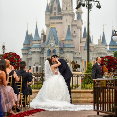Disney wypuści kolekcję sukien ślubnych inspirowanych waszymi ulubionymi księżniczkami