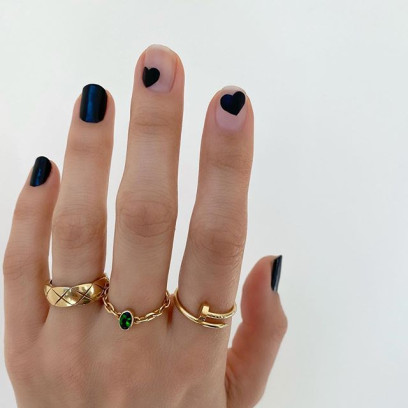 Czarne paznokcie - inspiracje z Instagramu