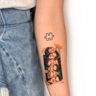 Tatuaże dla fanów serialu „Przyjaciele” – najpiękniejsze inspiracje