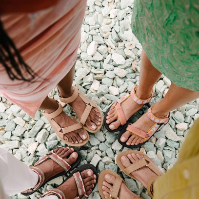 Te sandałki na lato 2021 podbiły Instagram! Noszą je topowe influencerki, a nie kosztują majątku i są ultrawygodne!