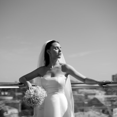 Najpiękniejsze minimalistyczne suknie ślubne