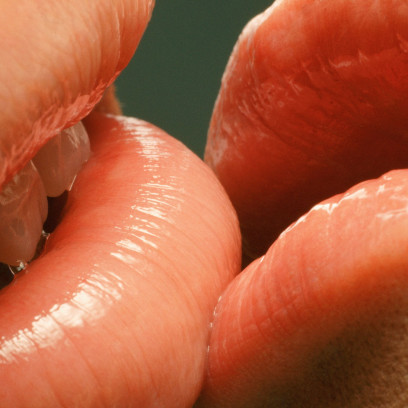 Balsam do ust to must have w zimowej kosmetyczce. Wskazujemy 5, które są lepsze niż pocałunki!