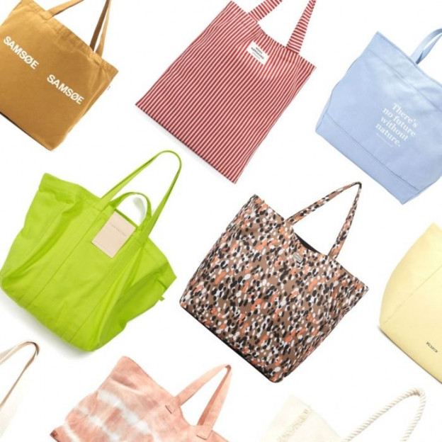 najpiekniejsze-materialowe-torby-ktore-bedziemy-nosic-wszedzie-i-do-pracy-i-na-zakupy-i-na-plaze