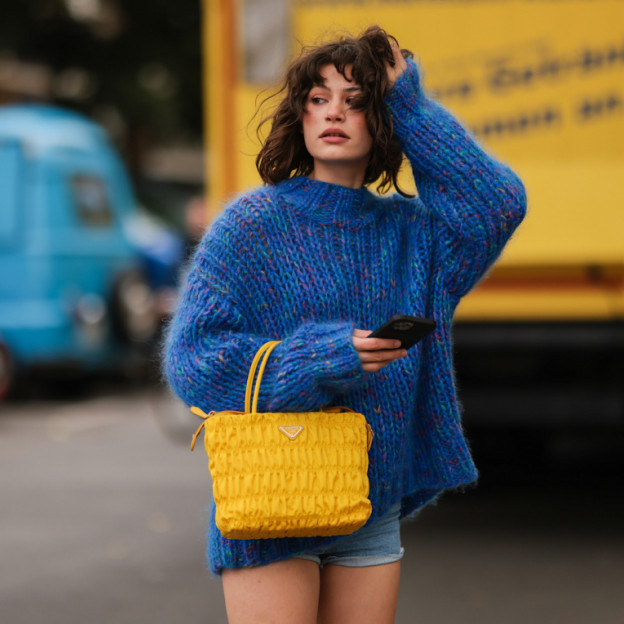 swetry-na-jesien-2021-ktorymi-zapragniecie-sie-otulic-miekkie-cieple-modne_1