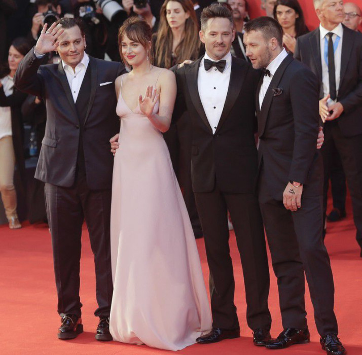 Johnny Depp, Dakota Johnson, director Scott Cooper i Joel Edgerton