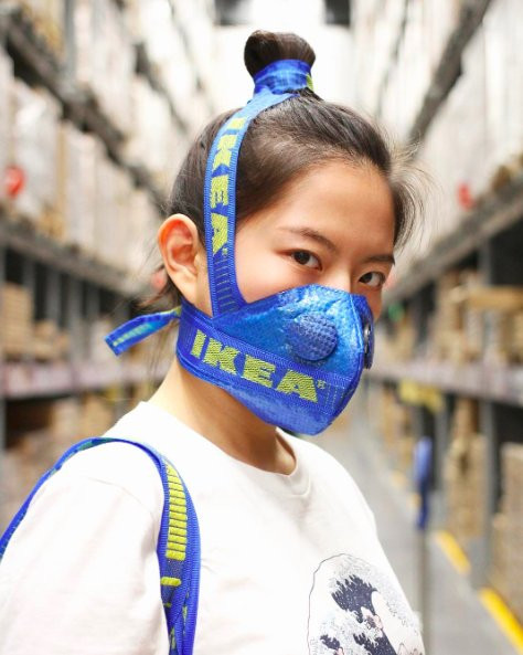 Maska antysmogowa wykonana z torby IKEA