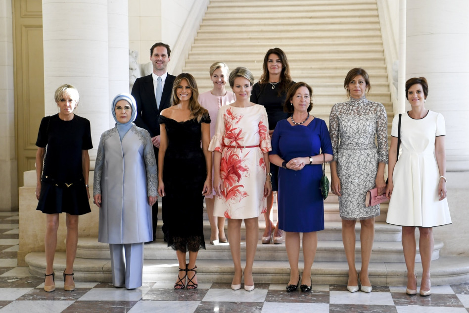 Pierwsze damy na szczycie NATO, a wśród nich mąż premiera Luksemburga