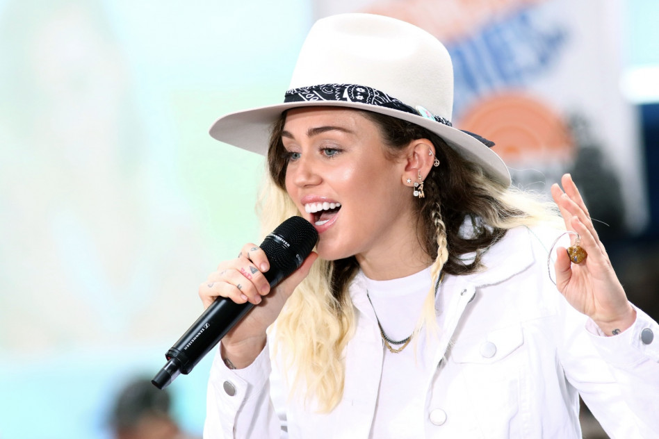 Miley Cyrus w przebraniu zagrała na stacji nowojorskiego metra