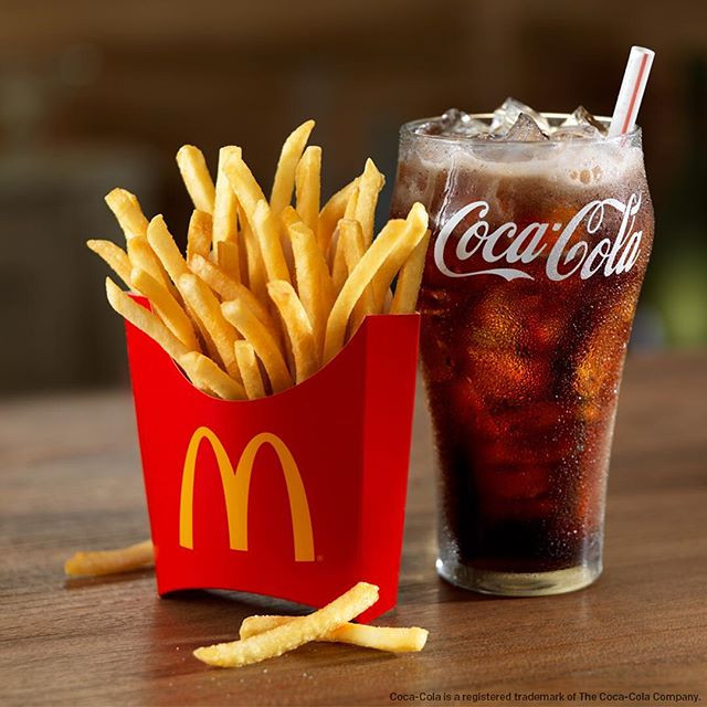 Dlaczego Coca-Cola najlepiej smakuje w McDonald's? Znamy odpowiedź!