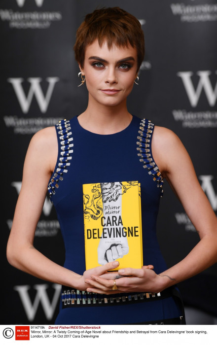 Cara Delevingne na premierze swojej książki