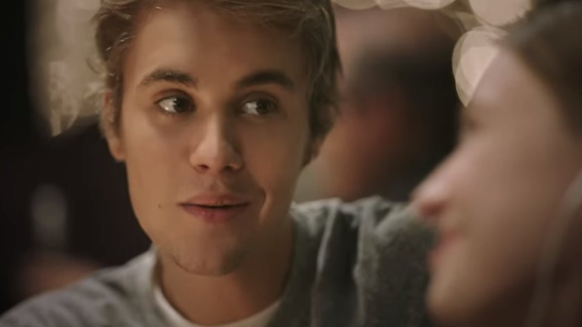 Justin w reklamie, która mogłaby być teledyskiem do jego utworu „Friends”