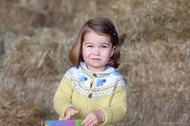 2-letnia księżniczka Charlotte mówi już w dwóch językach!