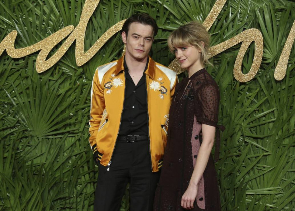 Charlie Heaton i Natalia Dyer na gali Fashion Awards