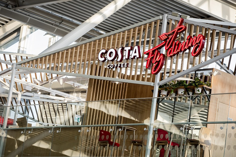 Ruszasz na podbój świata? Rozsmakuj się w odlotowym koncepcie Costa Coffee FlyDining na warszawskim Okęciu