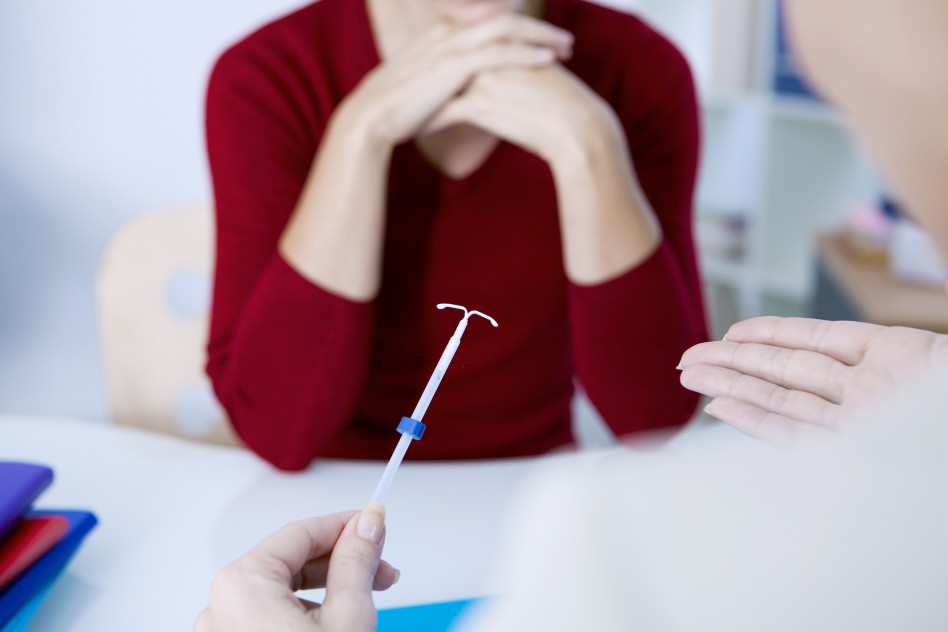 Wkładka domaciczna to refundowana przez NFZ forma antykoncepcji. Co zrobić, gdy lekarz odmówi jaj założenia?