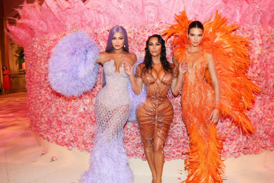 Siostry Kardashian-Jenner wyprzedają swoje szafy! Co, gdzie i kiedy będzie można kupić?