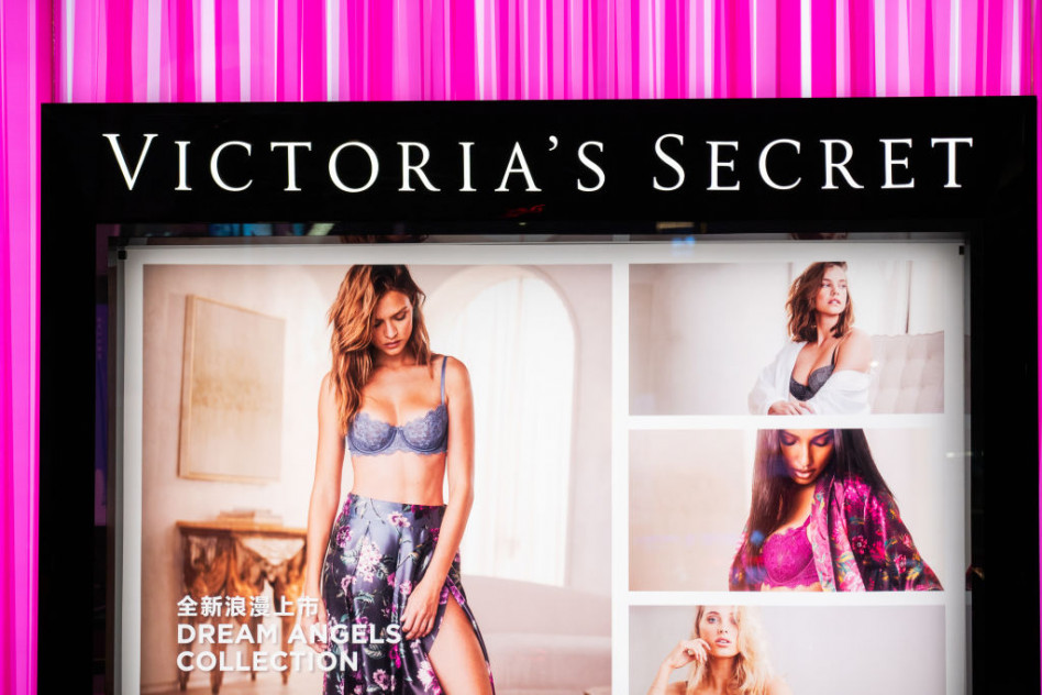 Victoria’s Secret rezygnuje z retuszu! Marka opublikowała zdjęcie z kampanii, na którym widać rozstępy