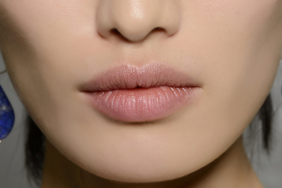Pielęgnacja ust - co zrobić i jakich kosmetyków używać, żeby mieć piękne i gładkie usta?