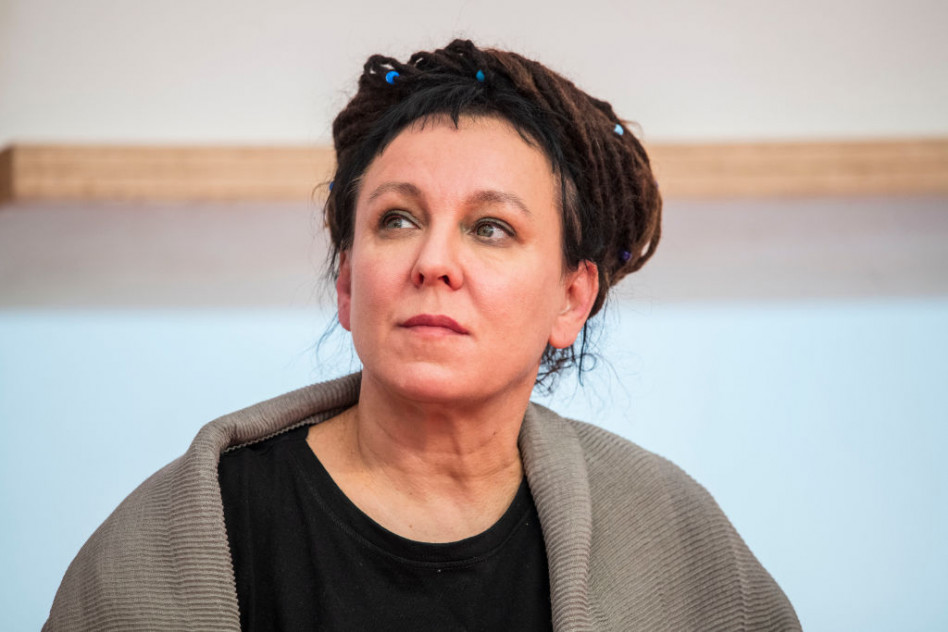 Olga Tokarczuk przekazała medal noblowski na aukcję WOŚP