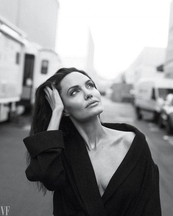 Angelina Jolie o rozwodzie, chorobie i macierzyństwie w Vanity Fair