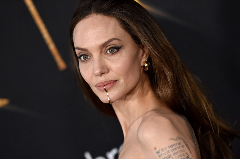 Angelina Jolie zabrała 5 swoich dzieci na premierę „Eternals”. Z tej okazji Zahara założyła sukienkę,w której jej mama przed laty pojawiła się na Oscarach!
