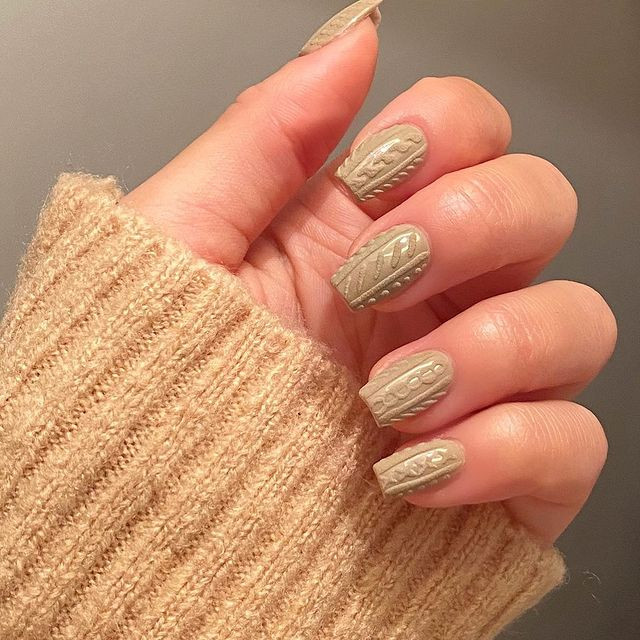Sweterek na paznokciach, czyli jesienno-zimowe inspiracje na manicure