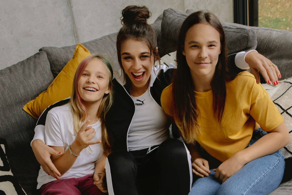 Kodeks dziewczyn i siostrzeństwo tematem najnowszej odsłony lokalnej kampanii PUMA SHE MOVES US
