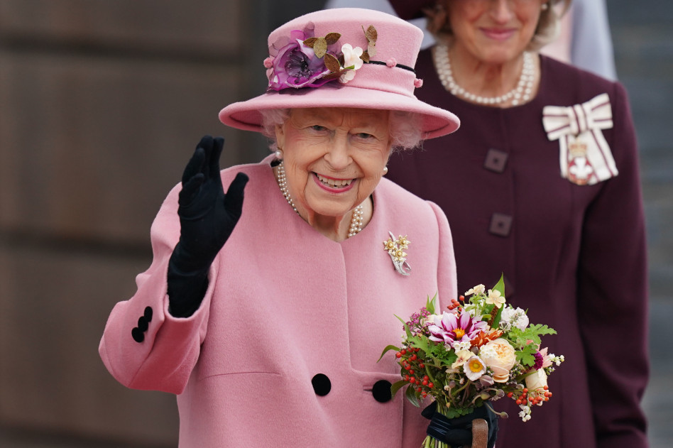 Królowa Elżbieta II obchodzi 96. urodziny! Z tej okazji opublikowano jej nowe zdjęcie – oryginalne, a zarazem urocze