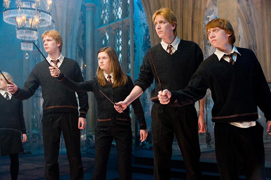 Słynni bliźniacy Weasley z „Harry'ego Pottera” zachwyceni Polską! Swoje ulubione miejsca pokażą na łamach serialu HBO „Fantastyczni przyjaciele”