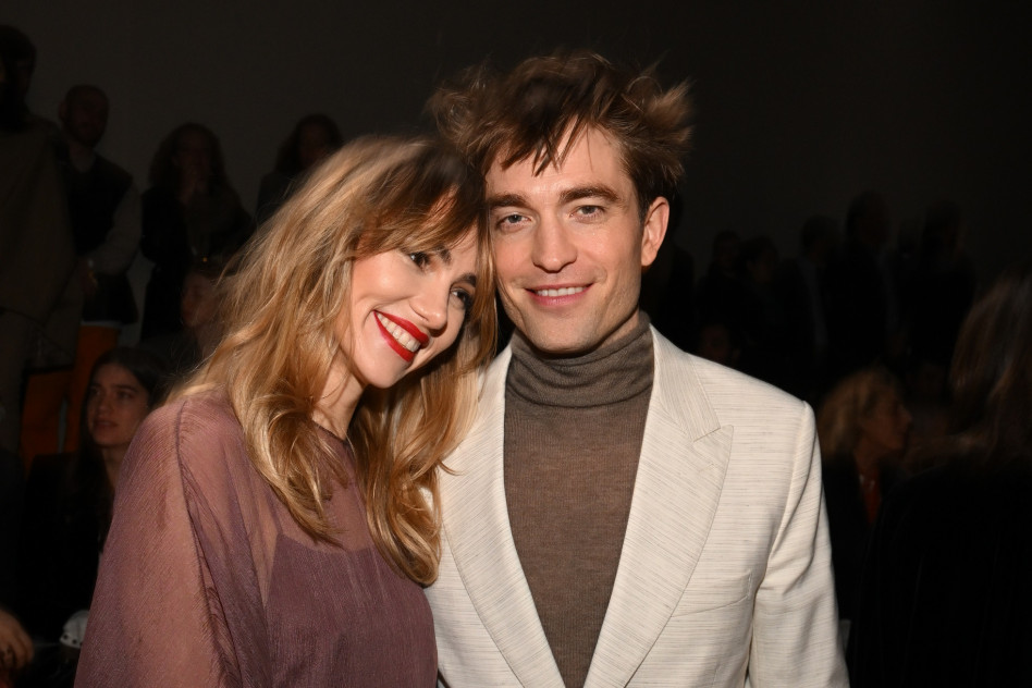 Robert Pattinson i Suki Waterhouse zadebiutowali na pokazie Diora. Para po raz pierwszy pokazała się oficjalnie razem