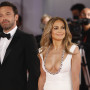 Ślub Jennifer Lopez i Bena Afflecka. Piosenkarka zdradziła szczegóły ceremonii i pokazała suknie ślubne