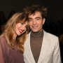 Robert Pattinson i Suki Waterhouse zadebiutowali na pokazie Diora. Para po raz pierwszy pokazała się oficjalnie razem