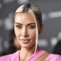 Kim Kardashian kupiła na aukcji ametystowy krzyż księżnej Diany. Celebrytka wydała na niego fortunę