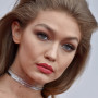 Podkład Gigi Hadid to tani kosmetyk matujący dla posiadaczek mieszanej i tłustej cery, który maskuje rozszerzone pory